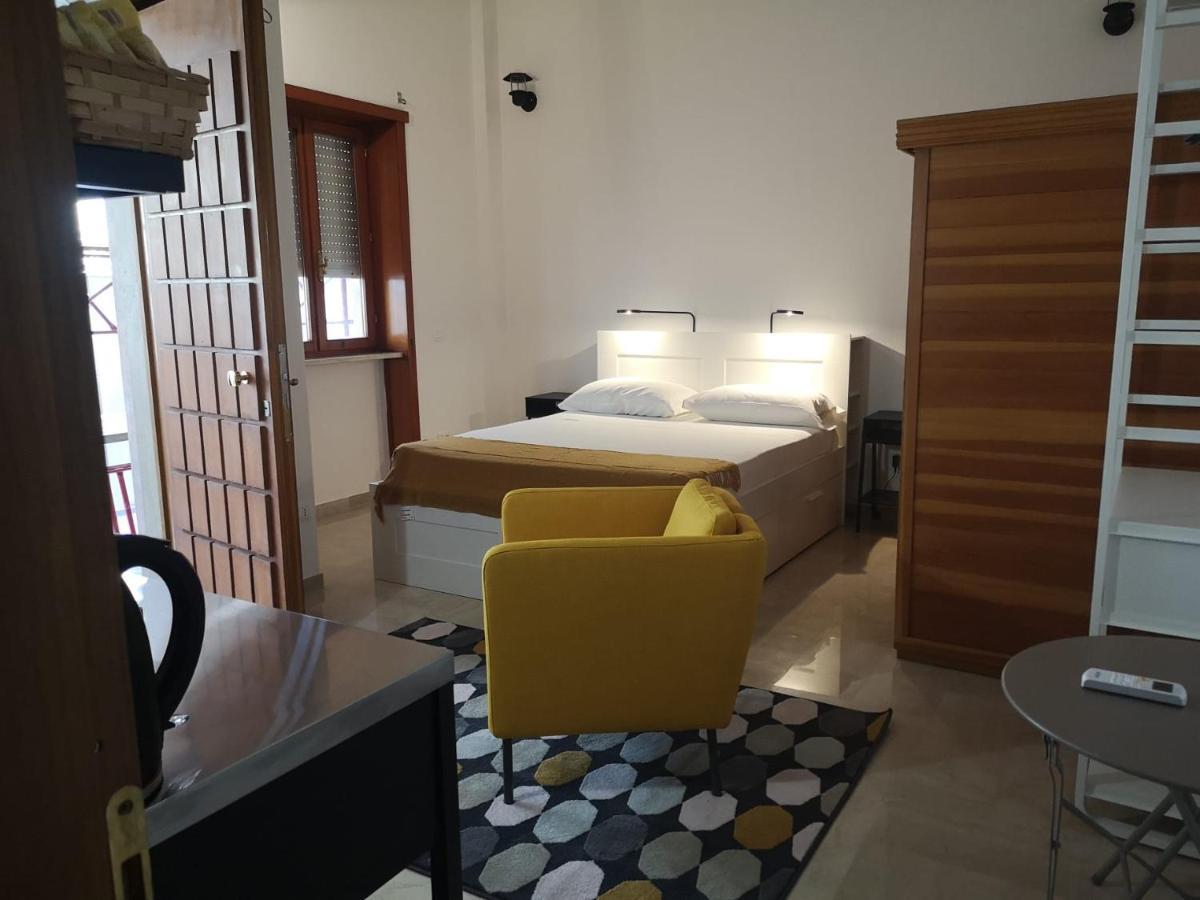 Mono Relax Apartamento Lecce Exterior foto